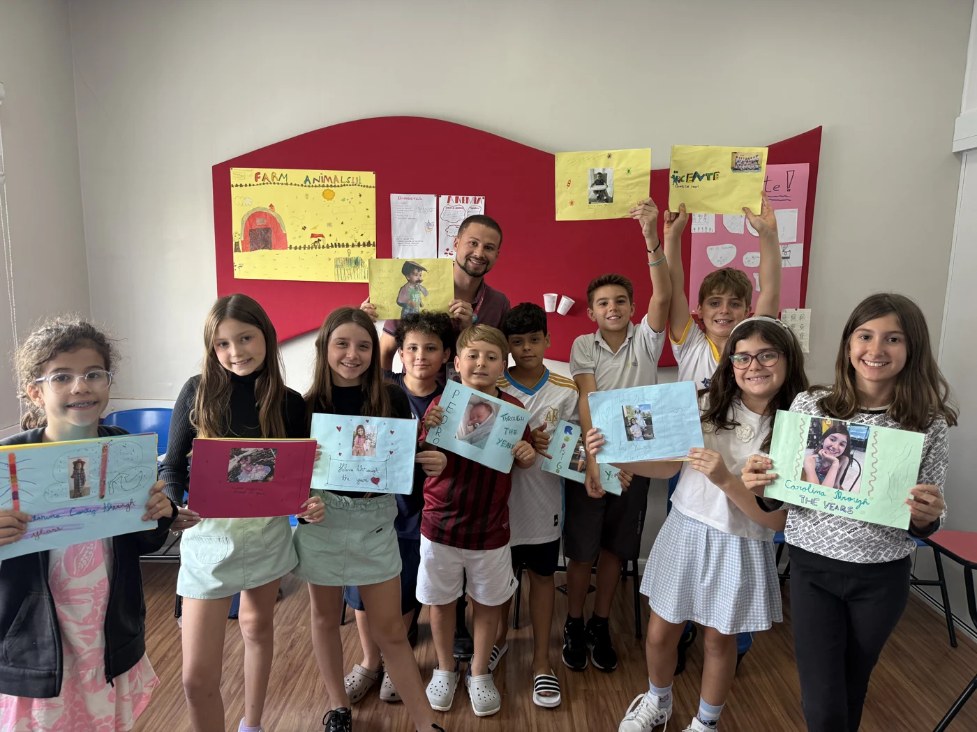 Turma Kids da Seven em atividade na sala de aula